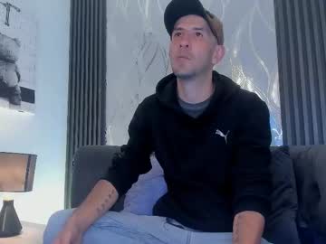 Milanwhite_, 44 years old, Welcome to my room! - Goal: welcome milan [8 tokens left] #mature #daddy #anal #bigdick #bi, webcam photo