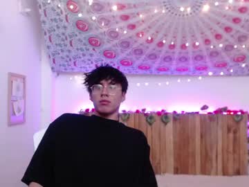 milo_bennett - Live Male Cam – Free Gay Cam Show