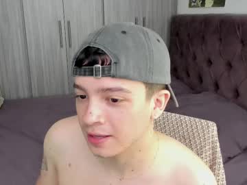 moonlight_baee – Watch Him Jerk, Strip, & Show It All