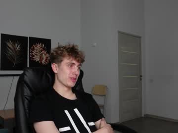 Nathan_rusu, 18 years old, im backkk, come say hi #new #ripped, webcam photo