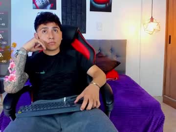 Nicolas_james_sc, hi there, welcome here - Goal: make me cum #18 #bigcock #muscle #uncut #bigdick, webcam photo