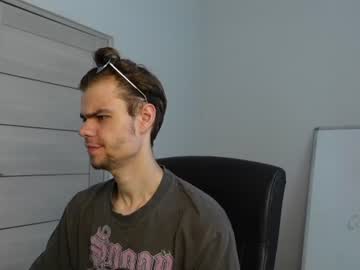 Niko_logan, 18 years old, Niko_logan's room #teen #nicemusic #party #new #chillvibes, webcam photo