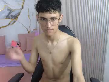 niro_tay - Live Male Cam – Free Gay Cam Show