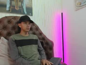 Noah_blake0, 18 years old, naked [200 tokens left] #bigcock #new #young #latino #straight, webcam photo