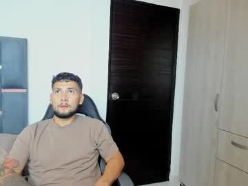 noah_corvelle - Live Male Cam – Free Gay Cam Show