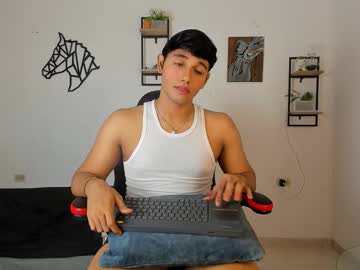 Noah_katz, 18 years old, GOAL: Sexy Dance [66 tokens remaining] Welcome to my room! #latino #cute #bigcock #young #new, webcam photo