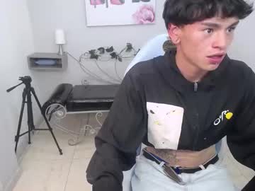 noah_victoria - Live Male Cam – Free Gay Cam Show