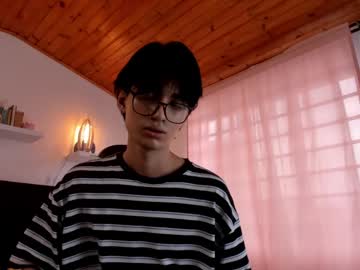 nohatwink – Watch Him Jerk, Strip, & Show It All