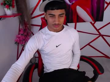 Oliver_parker20, Oliver_parker20's room  #bigcock  #cum  #latino  #18 #cuminpvt, webcam photo