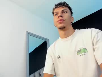 Oliverr_ray, 21 years old, GOAL: ice body naked [300 tokens remaining] Welcome to my room! #feet #slim #bigcock #lovense #new, webcam photo