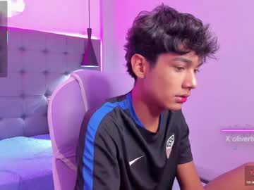 Olivertwinky_, 18 years old, GOAL: full naked+sexy dance+hard dick [139 tokens remaining] Welcome to my room! #twink #18 #bigcock #bbc #lovense, webcam photo