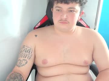 onewhiteboichub - Live Male Cam – Free Gay Cam Show