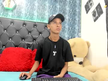 Peter_xxxs, GOAL: oil my cock [200 tokens remaining] Welcome to my room! #18 #young #bigcock #cum #muscle  #skinny, webcam photo