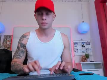 Raziel_duskbane, 31 years old, GOAL: 🍆Play With Cock 🍆 [150 tokens remaining] Welcome to my room! Use my tip menu-  #bdsm #new #muscle #bigcock  #latino, webcam photo