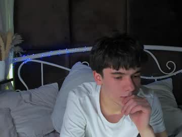 Robbie_reyes, 19 years old, GOAL: Show abs and muscles [24 tokens remaining] Welcome to my room! #young #18 #new #bigcock #bigdick, webcam photo