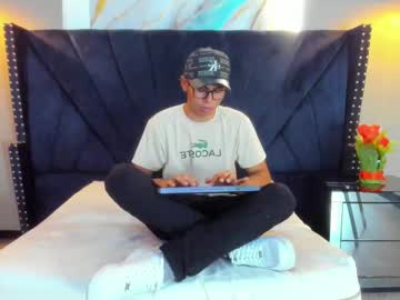 Roger_fin, 18 years old, Hey is my first day, my goal is cock hard and pre cum #new #bigcock #slime #ebony #cum [199 tokens remaining], webcam photo