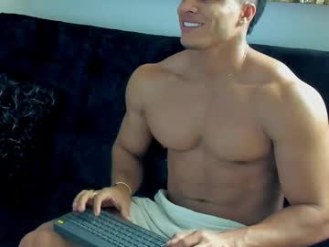 Romano_kentt12, GOAL: flex biceps [70 tokens remaining] Welcome to my room! #muscle #flexmuscle #bigcock #lovense #new, webcam photo