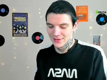 Samon_lift, GOAL: I will do 10 sit-ups [45 tokens remaining] Welcome to my room! come guys =) #shy #pvt #tease #sph #new, webcam photo