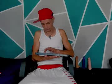 santi_boysex – Watch Him Jerk, Strip, & Show It All