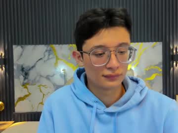 Santiago_russo18, GOAL: Get Naked [68 tokens remaining] Welcome to my room! #asian #cum #18 #skinny #slim, webcam photo
