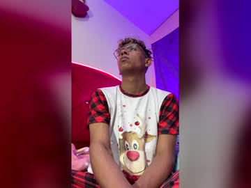 Saylor_muu, GOAL: Sexy Dance [300 tokens remaining] Welcome to my room! #cum #bigcock #lovense #guy #new, webcam photo