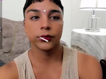 Seductivo_jr, 18 years old, GOAL: CUM SHOW ♥ [1111 tokens remaining] ♥CUM♥ hey welcome my room #femboy #young #18 #cute #twink, webcam photo