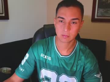 Shootertom, 24 years old, Jogger off [100 tokens left] #new #uncut #latino #smoke #cumshow, webcam photo