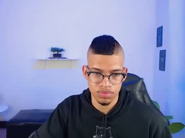 Simoncum18, I Am New 🍀 Guys my goal : Bigcock and Naked 🤴 Check my /menu #18 #bigcock #young #cumshow #bbc [150 tokens remaining], webcam photo