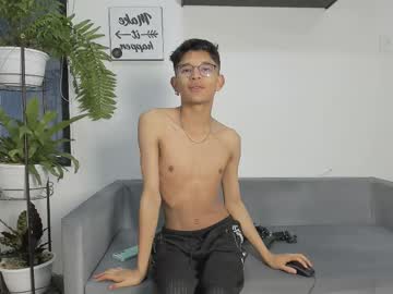 skylerblaze_ - Live Male Cam – Free Gay Cam Show