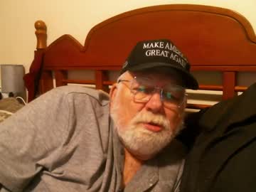 Slydevil_sc, 60 years old, ❤️Shirt Off❤️ [300 tokens left] #daddy #mature #beard #straight #sexy, webcam photo