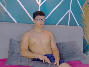 Stefano_calle, 18 years old, I have a surprise for you in my room 😈OPEN PVT🥵 - Goal reached! #18 #muscle #bigcock #bigass #teen, webcam photo