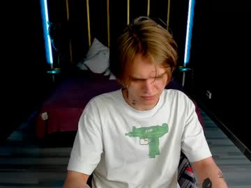 Stephen_holt, 18 years old, GOAL: For a good start [69 tokens remaining] Welcome to my room! #new #bigcock #cum #young #18, webcam photo