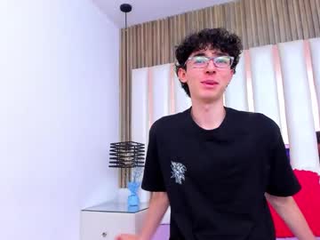 Syriussz, 18 years old, Welcome in! join up, lets jerk off for a bit and then a good cum show at the end! [700 tokens remaining] #twink #femboy #18 #new #teen, webcam photo