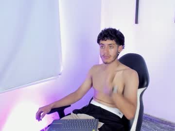 Thelord_ofthenight, 21 years old, Body cream on my muscles [59 tokens left] #new #muscle #bigcock #cum #young, webcam photo