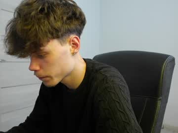 Thomas_brons, 19 years old, First stream!! #new #young #18 #feet #curly [3702 tokens remaining], webcam photo