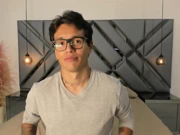 thomas_rosee - Live Male Cam – Free Gay Cam Show