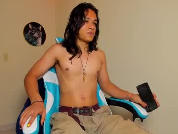 Tom_1945, 20 years old, GOAL: push up naked [150 tokens remaining] hey my love welcome #teen #young #cum #bigcock #new, webcam photo