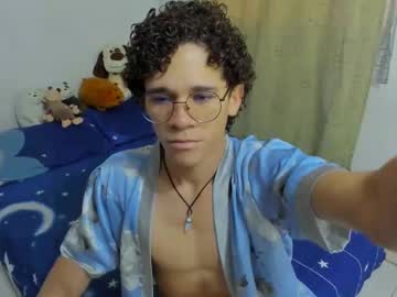 Tom_blue10, 24 years old, GOAL: Cum show [210 tokens remaining] Welcome to my room! #young #cum #gay #muscle #new, webcam photo