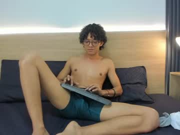 Travis_black_, 19 years old, GOAL: Naked 10 min [33 tokens remaining] Welcome to my room! #bigcock #bbc #cum #twink #new, webcam photo