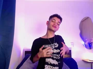 Troyevill, 19 years old, Welcome to my room! - Goal: My first Goal [300 tokens left] #new #teen #skinny #femboy #lovense, webcam photo