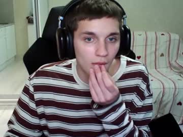 Uwugriffith, GOAL: full naked [46 tokens remaining] Welcome to my room! #young #shy #big cock #18, webcam photo