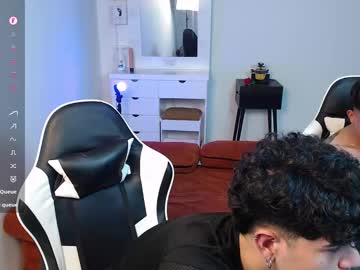 Wildbross, 23 years old, Make  this two friends do a French Kiss [50 tokens left] Cum on play with this two friends #lovense #young #new #couple #cum, webcam photo