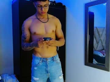 Xmuscle_versx, 21 years old, Junior Explosion! #latino #ass #strong #18 #boy [3000 tokens remaining], webcam photo