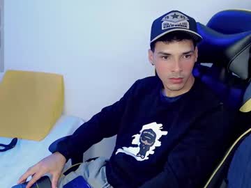 Yankees_, 22 years old, GOAL: flash ass ♥ [77 tokens remaining] Welcome everyone I hope you have fun  #latino #new #cum #bigcock #teen, webcam photo