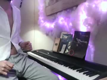 Yannsolo8106, Yannsolo8106's room : #new #french #bwc #cum  francais BM et endurant.. tres joueur qui de moi ou toi va jouir en premier... PAS MOI // PS If you don't speak French, please use Google Translate., webcam photo