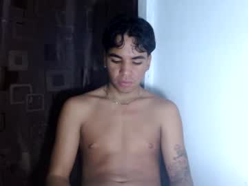yeionee - Live Male Cam – Free Gay Cam Show