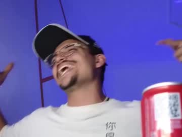 yo_zue - Live Male Cam – Free Gay Cam Show