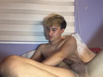 your_fav_twinkk - Live Male Cam – Free Gay Cam Show