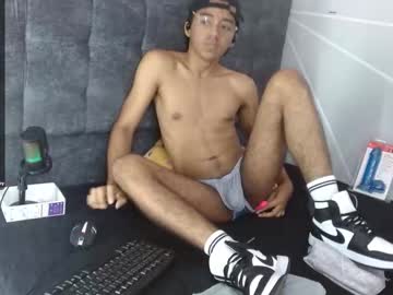 zack_phantom - Live Male Cam – Free Gay Cam Show