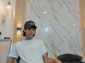 zayn_fox32 - Live Male Cam – Free Gay Cam Show